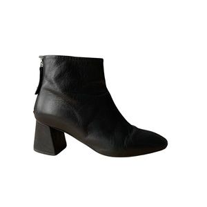 L’INTERVALLE Black Leather Boots - Size 38